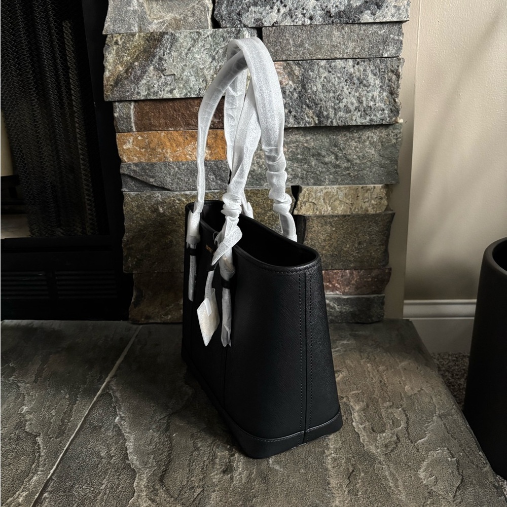 NWT Michael Kors Saffiano Leather Top Zip Tote - Picture 5 of 12